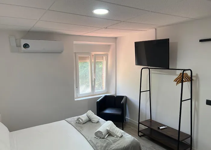 Casa de hóspedes Cruceras 3*